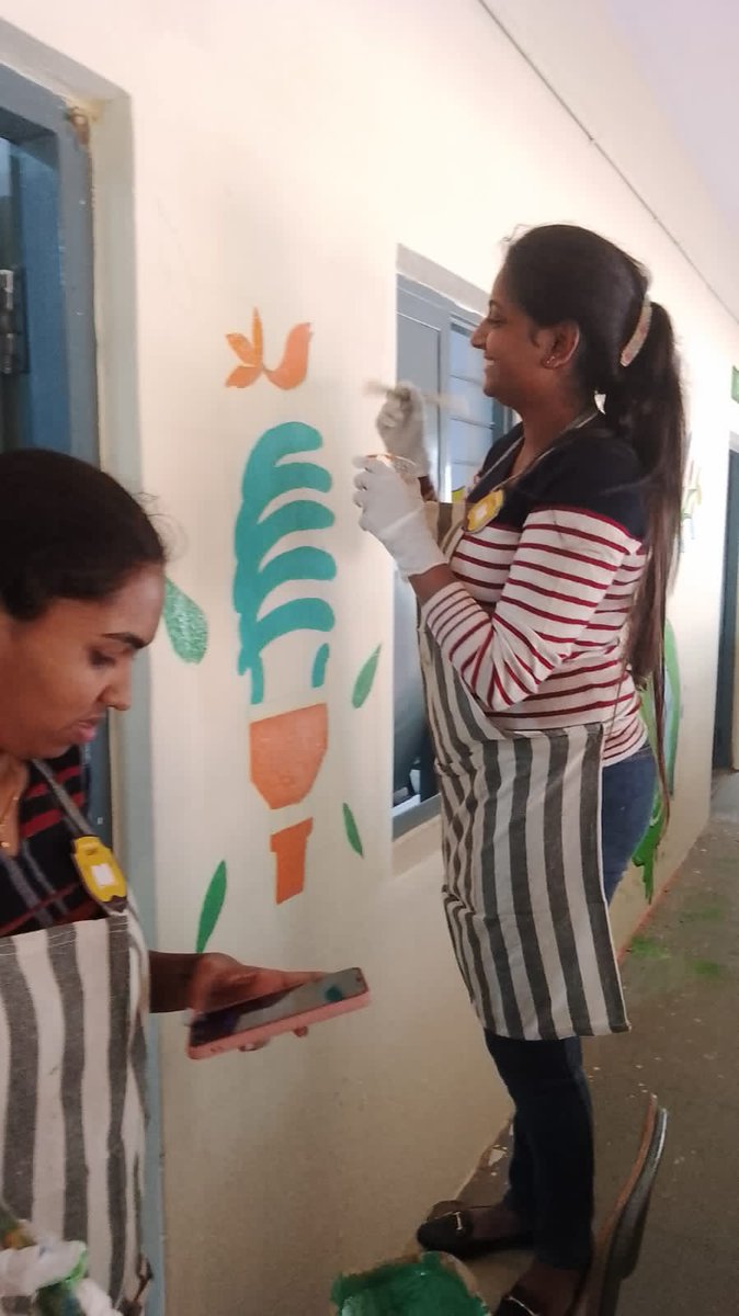 schoolbellvoice's tweet photo. School Bell in collaboration with EY and Goodera beautified a Government School at Sarakki, Bengaluru as part of the School Bell 75 Campaign.
#SchoolBell #CampaignForGovtSchools #Campus2Community #YuvakaSangha https://t.co/zPIVfhr3nG