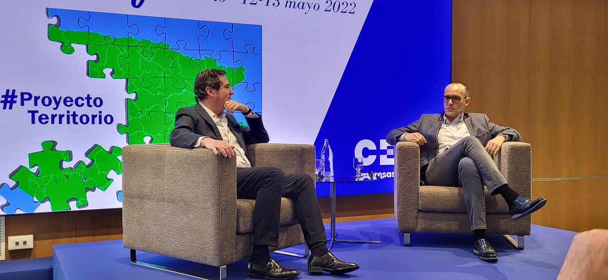 Sandrabbr's tweet photo. Coloquio de @ristomejide con el Presidente de @CEOE_ES Antonio Garamendi "Debemos generar valor con una comunicación auténtica, natural, y ordenada" #ProyectoTerritorioCEOE @ceoetenerife https://t.co/PDEb09B8Z2