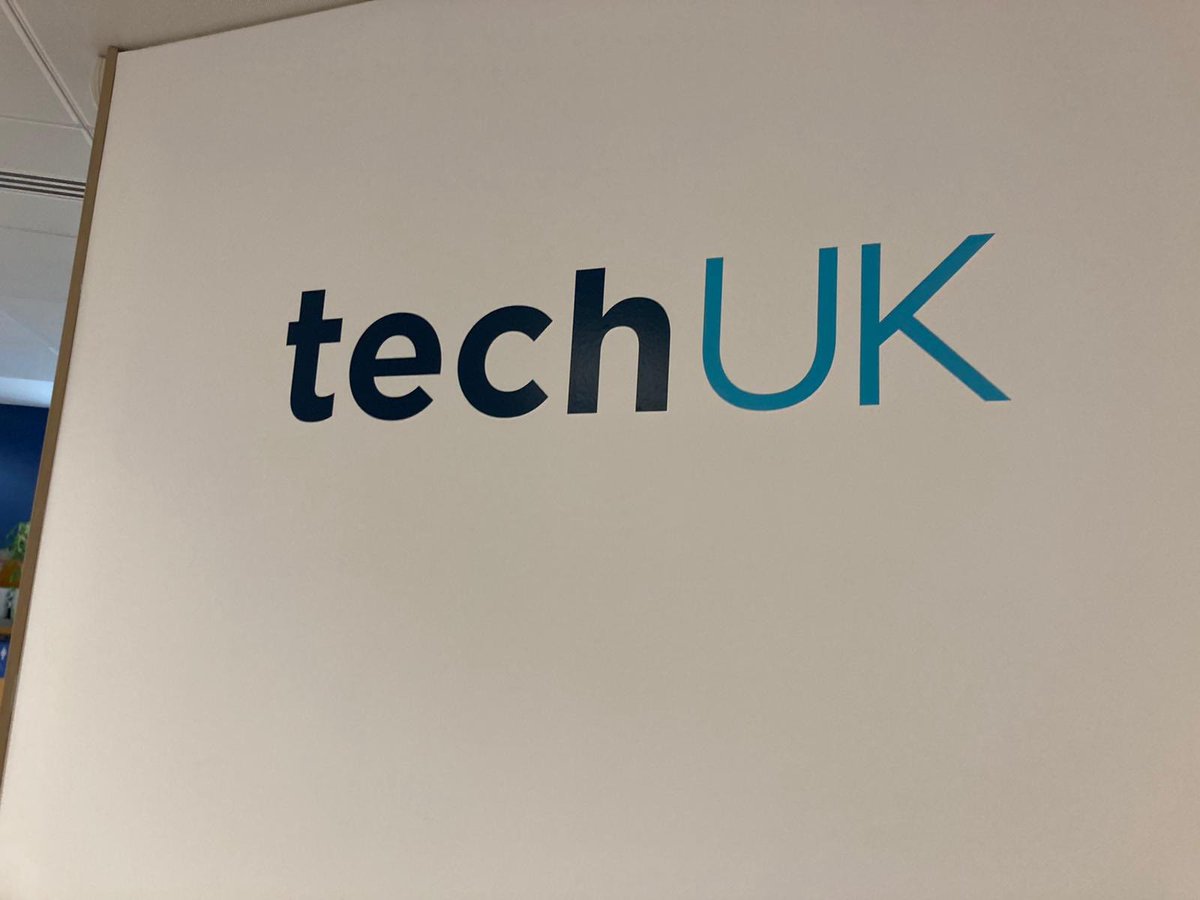Digital technologies are fundamental to UK innovation in: 

🔬Deep-Tech #Photonics #Quantum #AI #MachineLearning

📲4G/5G roll-out 

👩🏽‍💻Digital Skills #HelpToGrow

Great to join @techUK Roundtable as Minister for @OfficeforAI to discuss ways to turbocharge the UK Tech Sector⚡️
