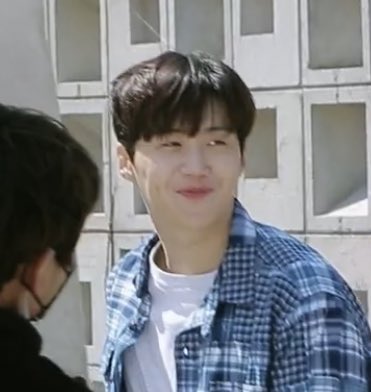 seonho__zip's tweet photo. 이 나이 먹고 다섯살 팬이 될 줄은 몰랐어요
이모가 엄청 팬이야 https://t.co/ZwvFiw2L2g