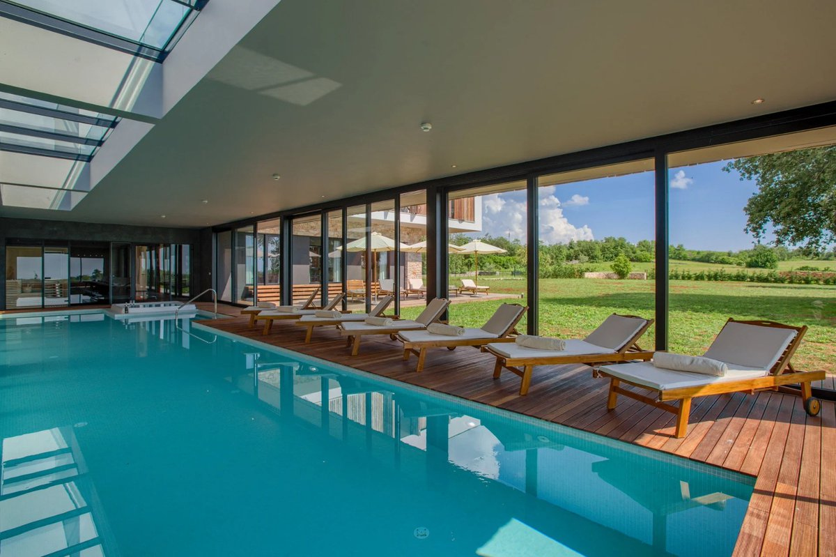 VipHolidayBook's tweet photo. 📢 Check out our new blog✍️
Top 6 Villas with Indoor Pool 🏊💫💫 

Read more on our website 👉  https://t.co/fIPt9ggRbB

#Croatia #CroatiaFullOfLife #Dalmatia #Istria #adriatic #poolside #blog  #Blogs #bloggerstribe #Bloggers #VIPholidaybooker https://t.co/ZO8esHi50J