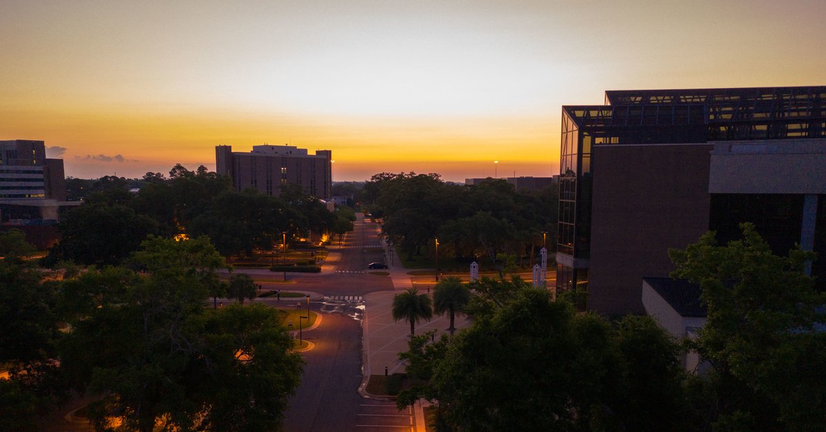 ConnectPCC's tweet image. Rise and shine, the second Commencement day is here! ☀️ The class of 2022 is ready to walk! 🎓👏 #pccgrad2022 #pcccommencement #pcc