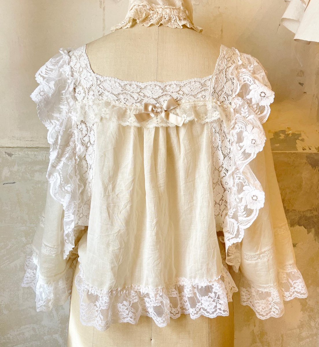 me_samansa's tweet photo. me-menoトップス。
thank you sold...♡((茉莉花 https://t.co/0JhkBKHCG8