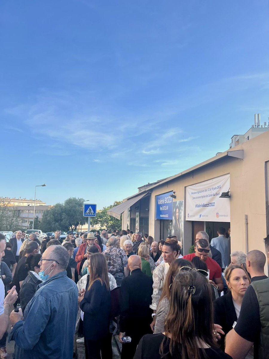 valerie_bozzi's tweet photo. 📸 Retour en images sur l’inauguration de notre permanence d’Ajaccio :

Merci à tous pour votre présence si nombreuse et vos encouragements.
Merci à @LMarcangeli pour son soutien et à tous les élus de la circonscription qui étaient présents.

#ValerieBozzi2022
#legislatives2022 https://t.co/rlEeohj1uA