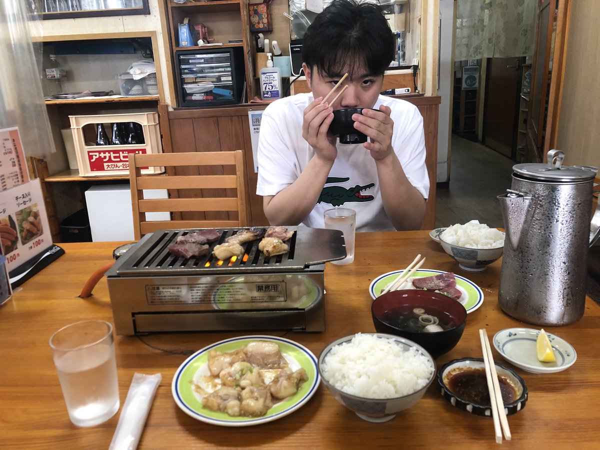 kuroda0317's tweet photo. お食事と食う側を肉 https://t.co/eY3SXcUaeY