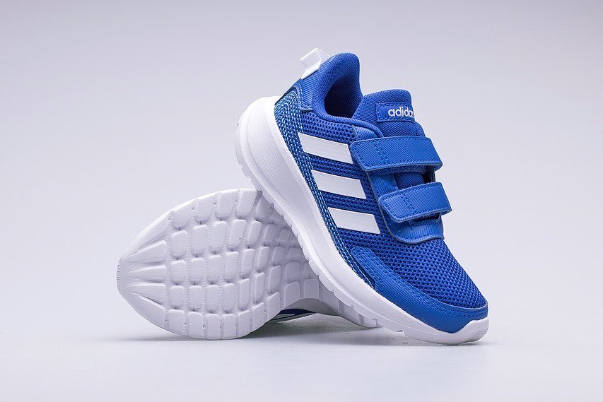 ShopTheBcode's tweet photo. Empower growing athletes today and get your kids the Adidas Tensaur run C.
Itβs awesome and your kids can run all day in them.
#shopbcode #adidas #adidasng #shopthebcode https://t.co/2hDjiLc60x