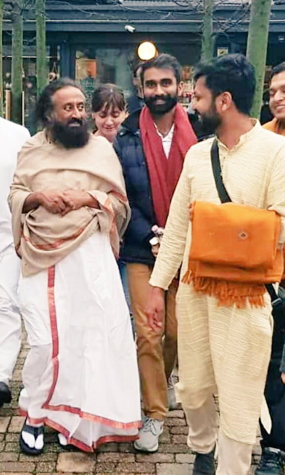 A very Happy Birthday dear Gurudev <a href="/SriSri/">Gurudev</a> .. 💐