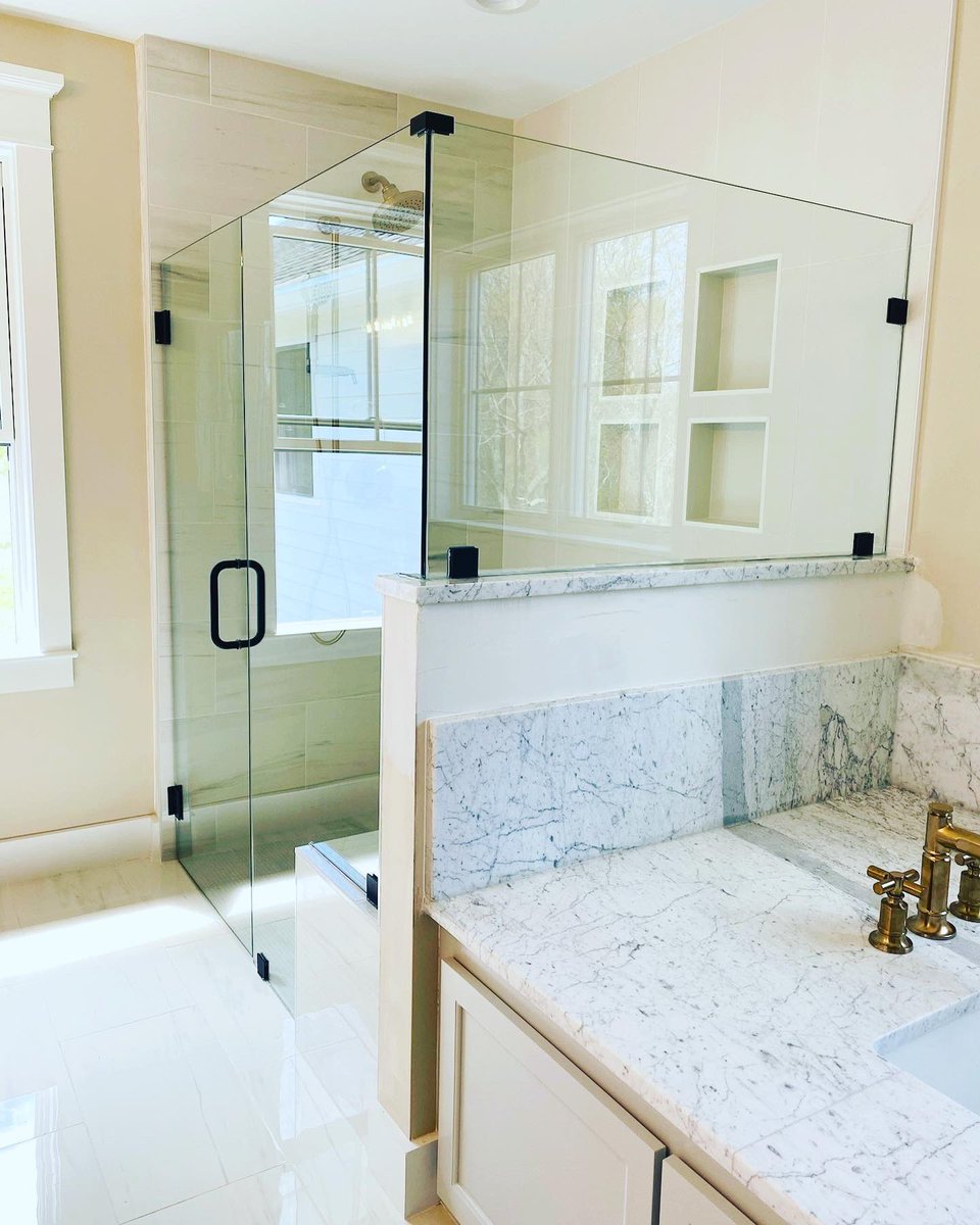 AllinoneMoore's tweet photo. Great installs by our glass division. #bathroom #shower https://t.co/ky60ARVW6Z