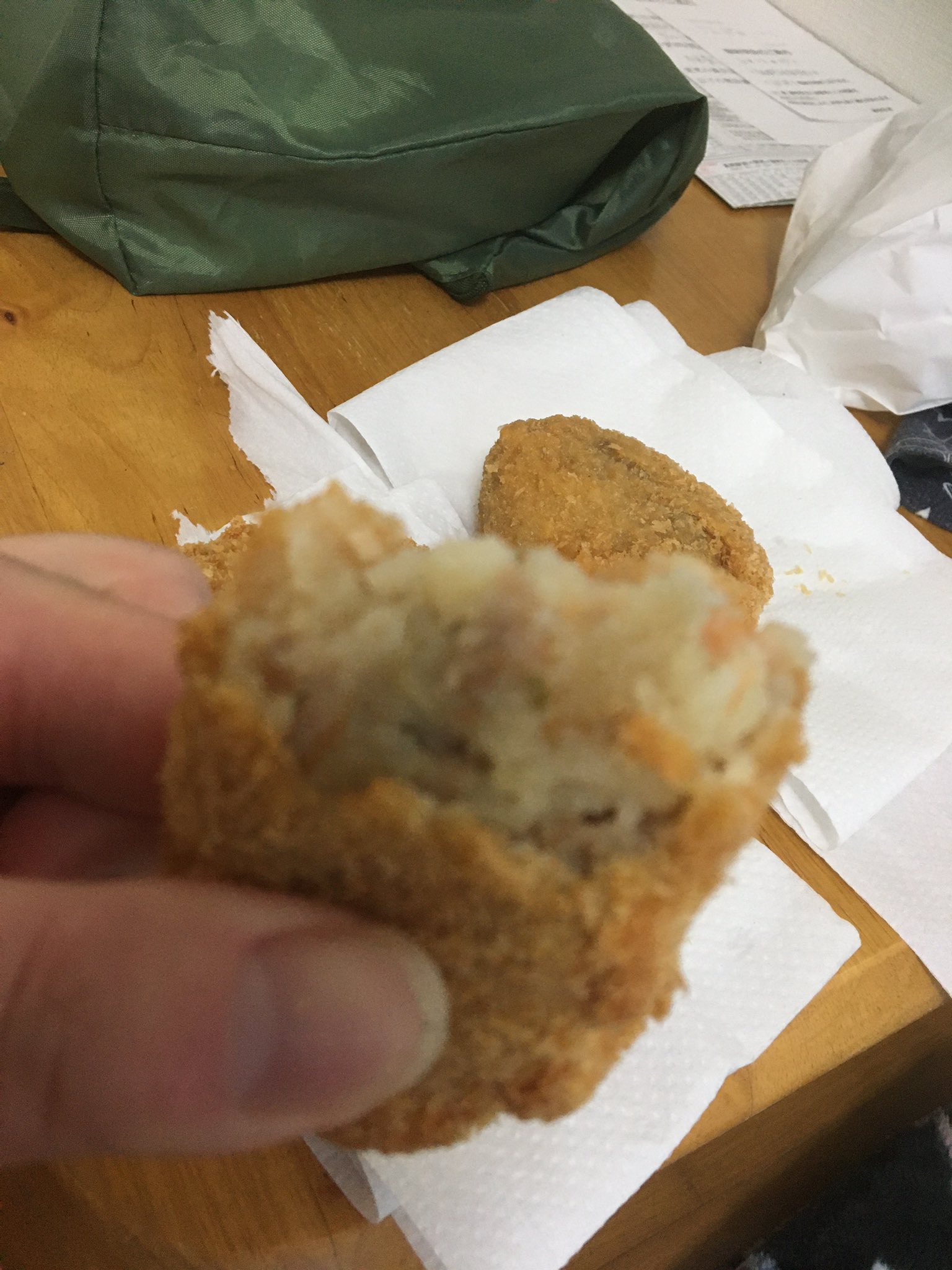 上村祐二 関要肉店 長岡市日赤町 和牛コロッケ メンチカツ チーズハムカツ 床屋の帰りに久しぶりの関要肉店へ うめ 関要肉店 長岡グルメ 揚げ物天国 T Co Ilfhpvlf8z Twitter