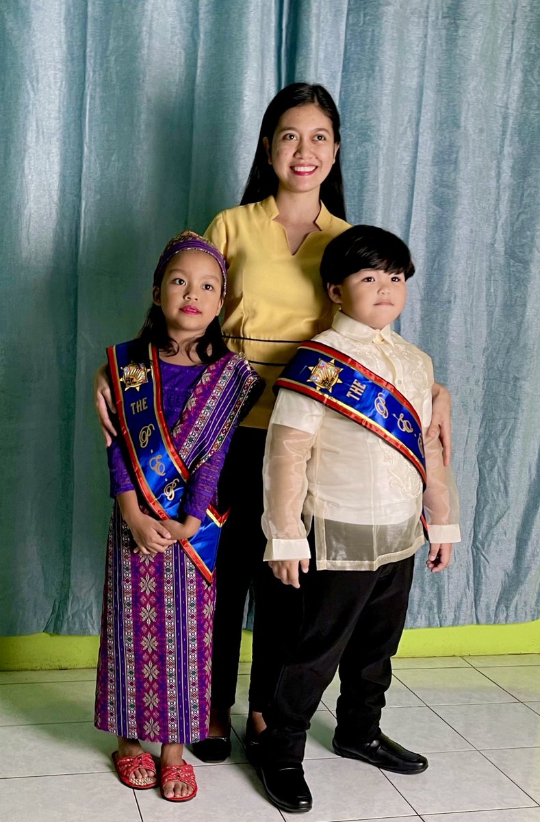 pRinCeZzaMoAko's tweet photo. Kinder 2 pictorial day. Formal and ambition attire💐❤️
#ProudParents #Movingup2022 #Kinder2 https://t.co/ycKKbOzBJL