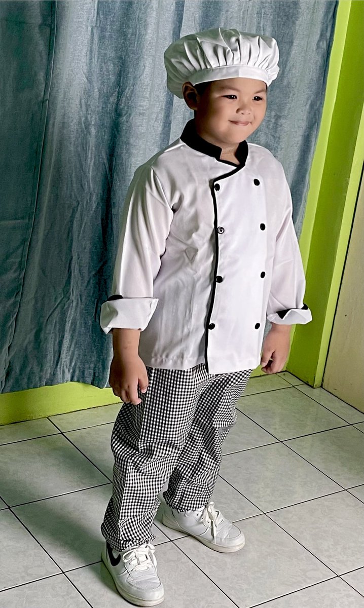 pRinCeZzaMoAko's tweet photo. Kinder 2 pictorial day. Formal and ambition attire💐❤️
#ProudParents #Movingup2022 #Kinder2 https://t.co/ycKKbOzBJL