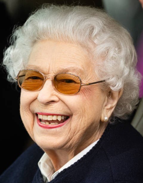 samhussein's tweet photo. Queen Elizabeth II all smiles as she attends Royal Windsor Horse Show. https://t.co/cQ7vhkPyNt