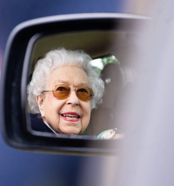 samhussein's tweet photo. Queen Elizabeth II all smiles as she attends Royal Windsor Horse Show. https://t.co/cQ7vhkPyNt