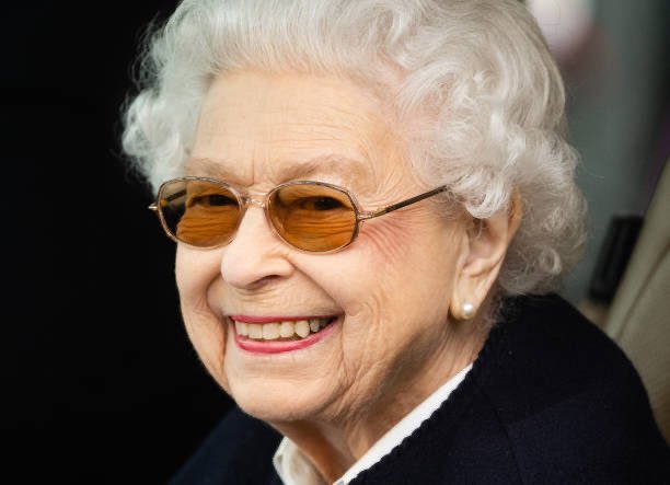 samhussein's tweet photo. Queen Elizabeth II all smiles as she attends Royal Windsor Horse Show. https://t.co/cQ7vhkPyNt