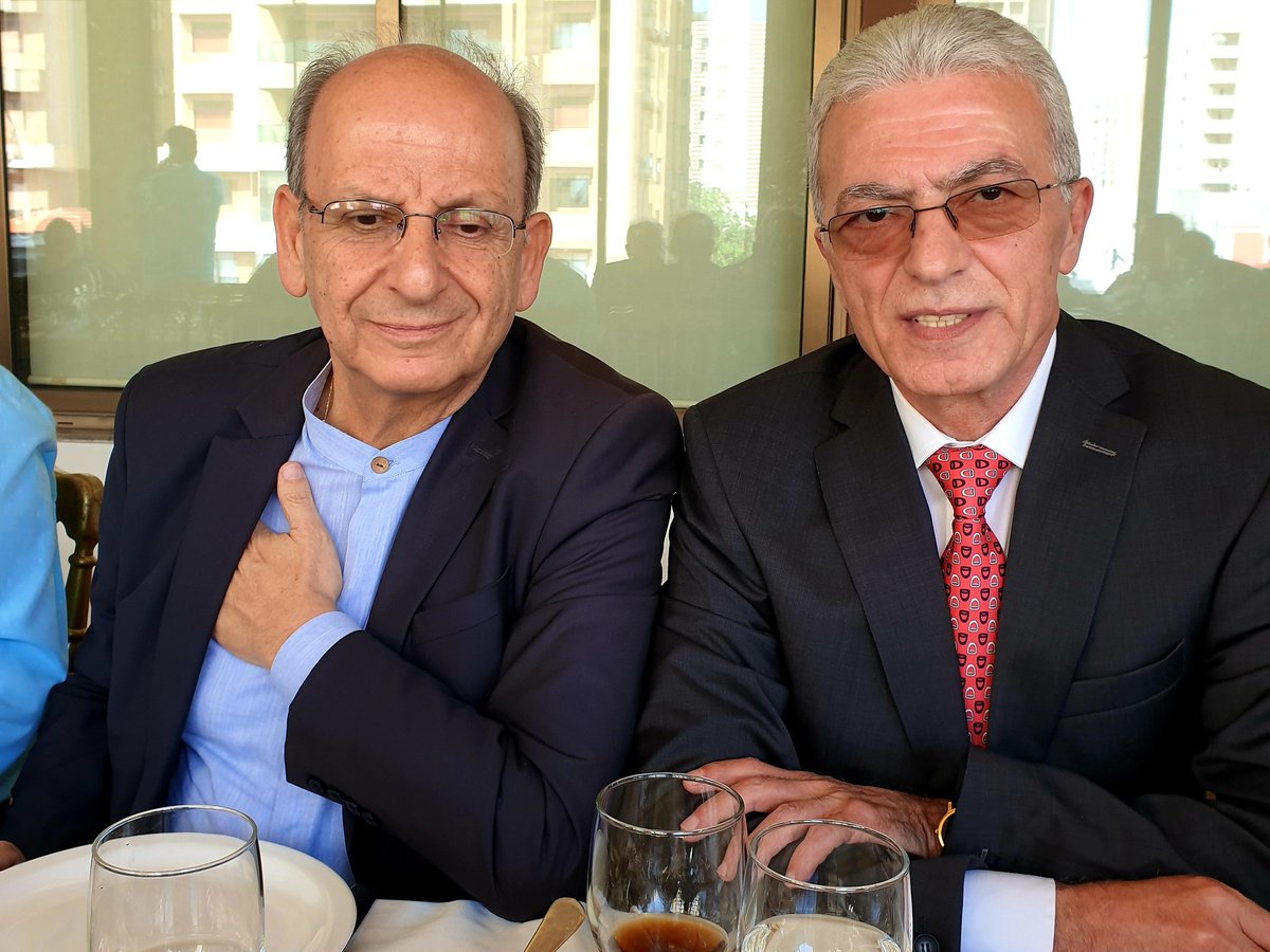 اتحفنا #مسخ_الجمهورية جبران باسيل بتغريدة قال فيها كل من ينتخب #القوات_اللبنانية يكون عم يعطي صوته لإسرائيل وداعش .
لذلك قررت اليوم أن أجتمع بمرشح القوات اللبنانية في طرابلس الياس الخوري وسأمنحه ٤٦٨ #صوت_تفضيلي من دواعش طرابلس الذين ينتمون لتجمع عائلاتنا وبيبلش فيهم.
#رجاء_رتويت