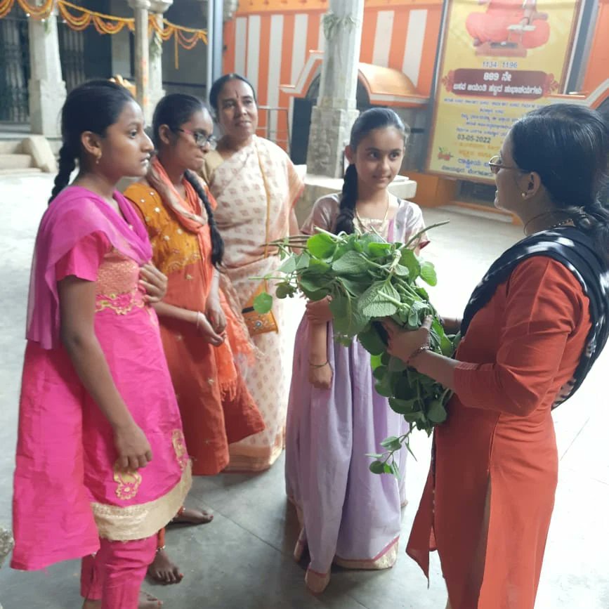 snpkarnataka's tweet photo. ಸೋದರಿ ನಿವೇದಿತಾ ಪ್ರತಿಷ್ಠಾನ
ಬೆಂಗಳೂರು ಗ್ರಾಮಾಂತರ

ವಿಜಯಪುರದ ನಗರೇಶ್ವರ ದೇವಾಲಯದ ಆವರಣದಲ್ಲಿ 
#ಸೋಪು_ತಯಾರಿಕೆ_ಕಾರ್ಯಾಗಾರ ಎರ್ಪಡಿಸಲಾಗಿತ್ತು. 

https://t.co/E6frU7rSYq https://t.co/koTxLMMJL2