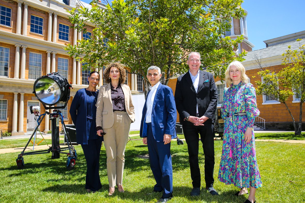MayorofLondon's tweet photo. A pleasure to meet with Dame Donna Langley DBE, Chair of NBC Universal Pictures. Our new Below the Line talent partnership with @NBCUniversal and @Film_London will give young Londoners an incredible opportunity to work on film and TV masterpieces of the future. https://t.co/HAScLCkoHd