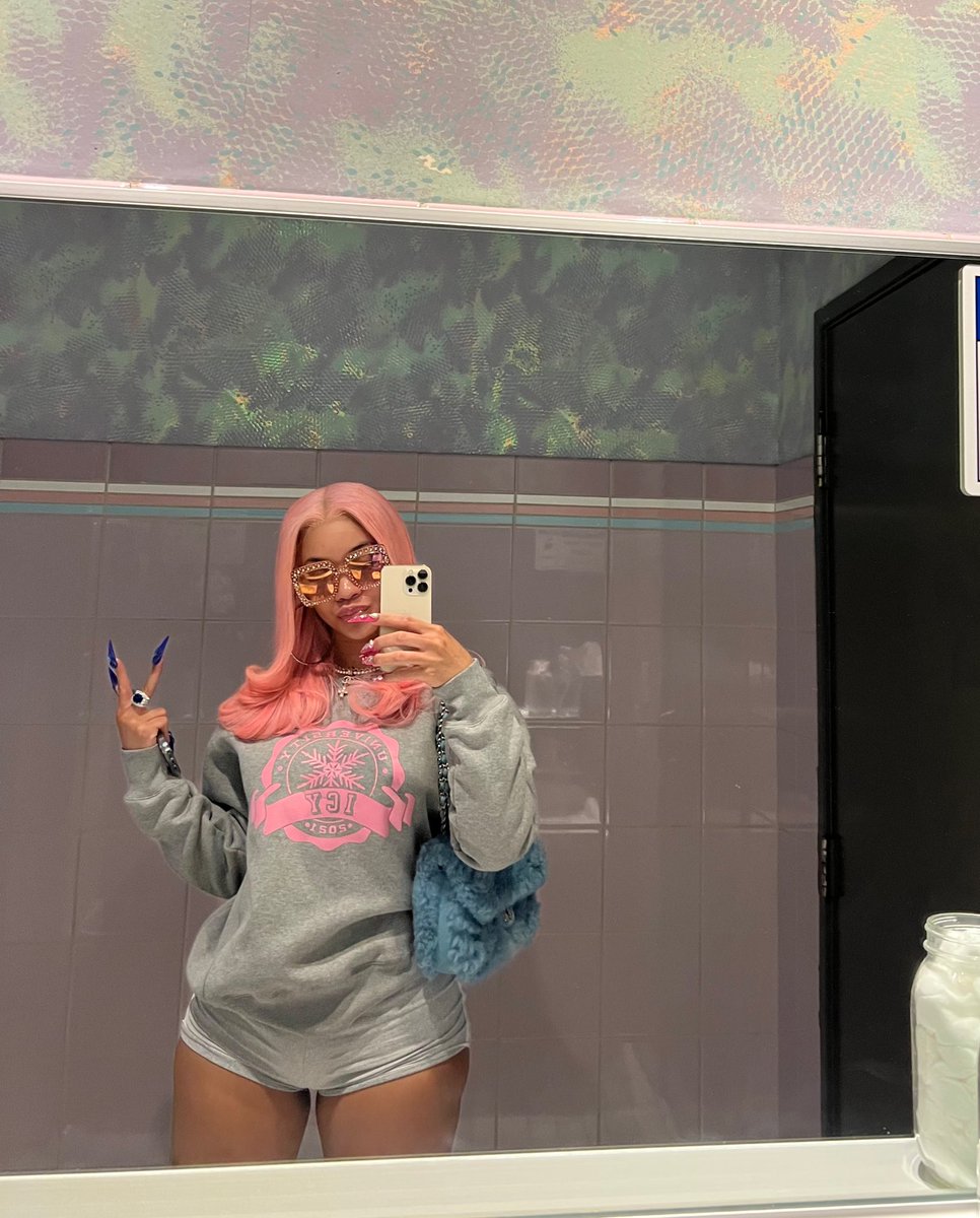 Saweetie's tweet photo. ✨🎵💖✨ https://t.co/xaVcuUadDz