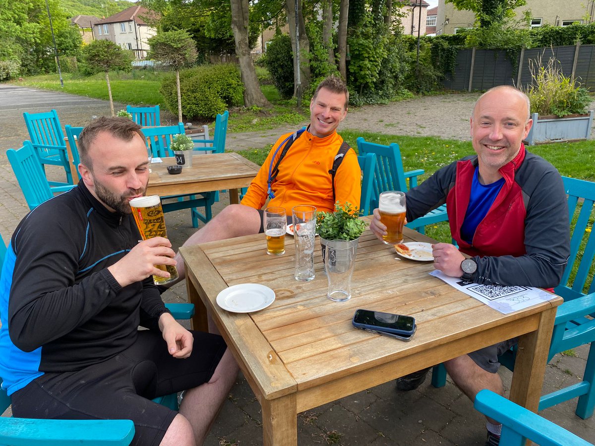 sharp_consult's tweet photo. Another successful Social Cycle complete! π΄π»
We rode 20 miles from our Leeds office, following the Leeds Liverpool Canal to the village of Apperley Bridge where we enjoyed pizzas and a beer at The George & Dragon before cycling back.
#socialcycle #networking #recruitmentagency https://t.co/XvSLp7kW52