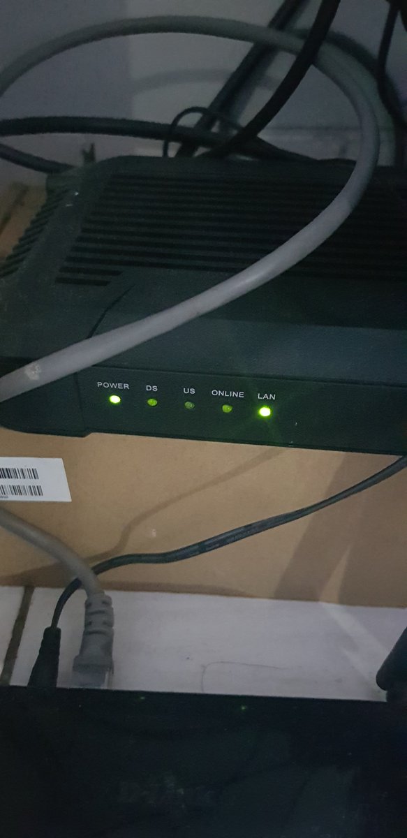bluecomet_4's tweet photo. @FirstMediaCares Nopel 11396575 tiba2 koneksi internet terputus dan lampu DS, US hanya kedap-kedip dan lampu online tdk menyala. Mohon solusinya https://t.co/f1tpKVj6vg