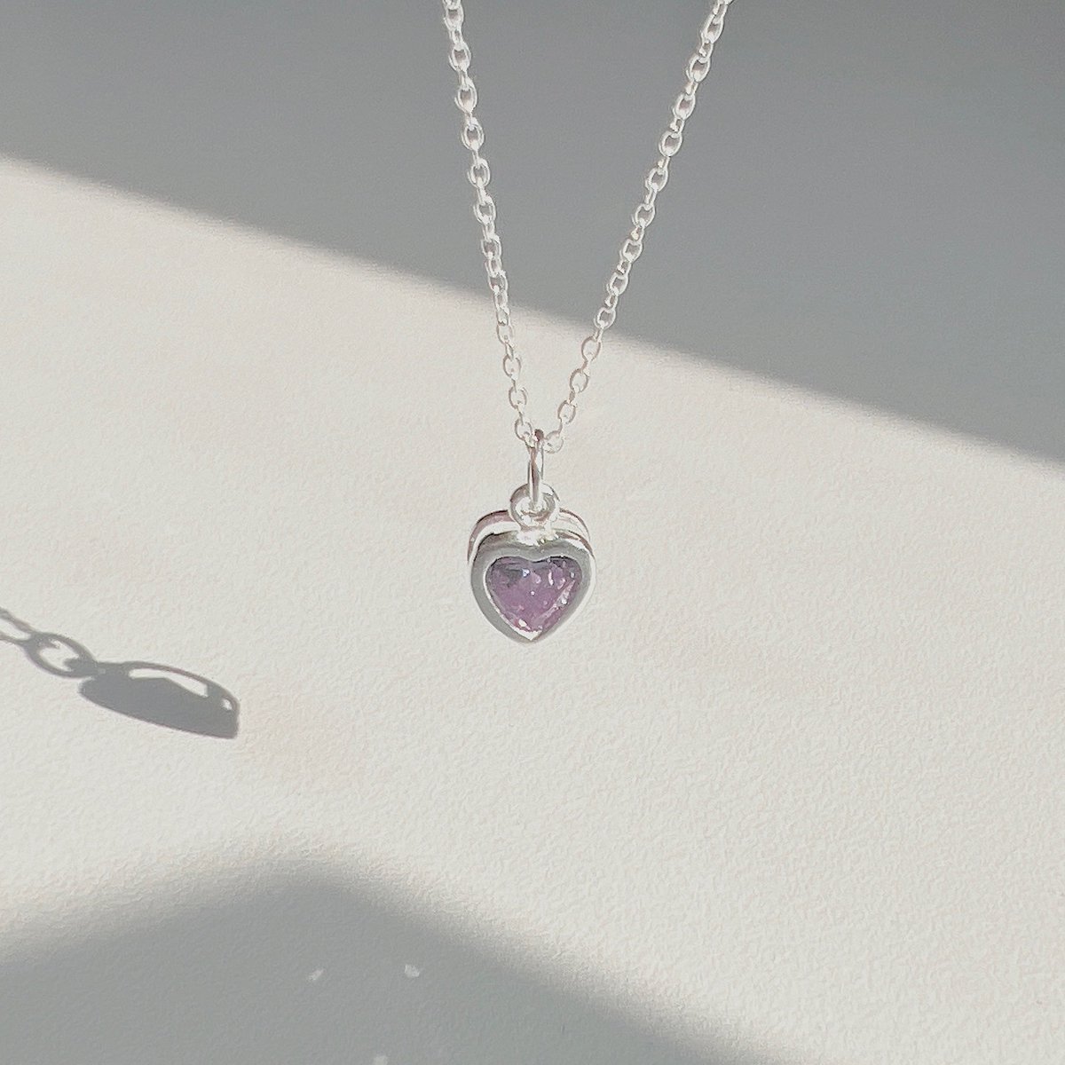 umoonbkk's tweet photo. แจก 1 เส้น!!! สร้อยคอ Amethyst 

♡กติกา RT+FOLLOW+รีทวีตใต้เมนชั่น👇🏻

💜Amethyst  • หินแห่งการบำบัดปัดเป่าสิ่งชั่วร้าย

ความเชื่อ : นำโชคลาภมาให้/ทำให้เกิดความมุ่งมั่น/ป้องกันเวทมนตร์ด้านมืด/เสริมพลังเรียกทรัพย์/ช่วยเรื่องการเรียน/สมาธิ

🧸✨ประกาศผล 6.6 https://t.co/ViqX3uru6I