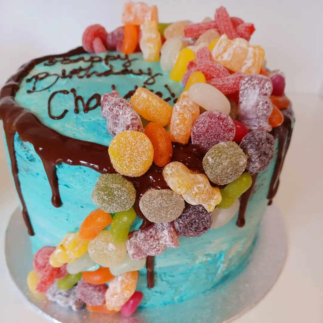 TheSunshineBake's tweet photo. It's been a birthday cake kind of a week! Happy Birthday if you're celebrating this week! 🎂🎂🎂 https://t.co/SXBqbCwffD