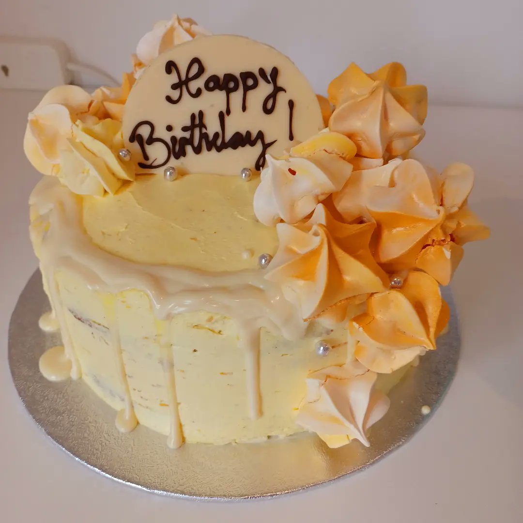 TheSunshineBake's tweet photo. It's been a birthday cake kind of a week! Happy Birthday if you're celebrating this week! 🎂🎂🎂 https://t.co/SXBqbCwffD