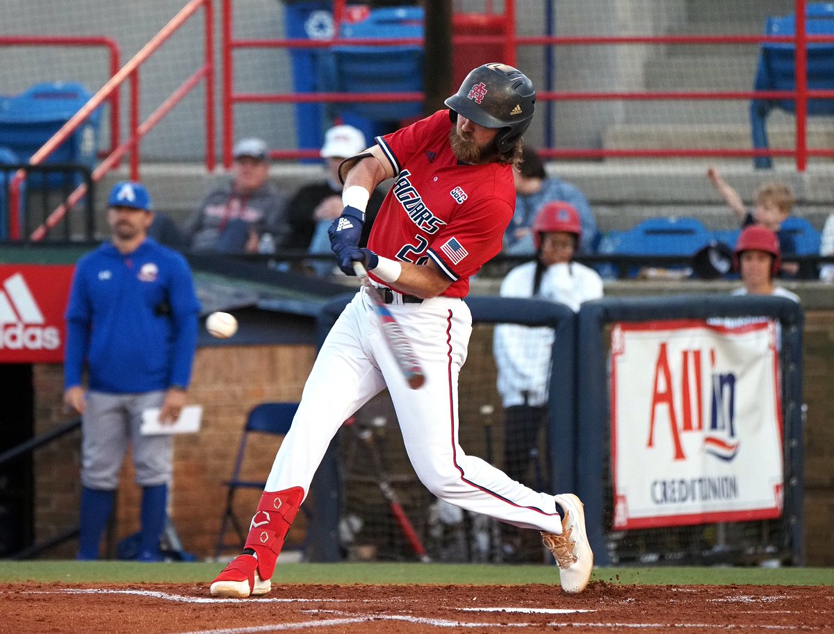 CregStephenson's tweet photo. Versatile super senior Hunter Stokes getting set to say goodbye to South Alabama baseball https://t.co/bkiChZ5fBx https://t.co/JAHCvyZdZq