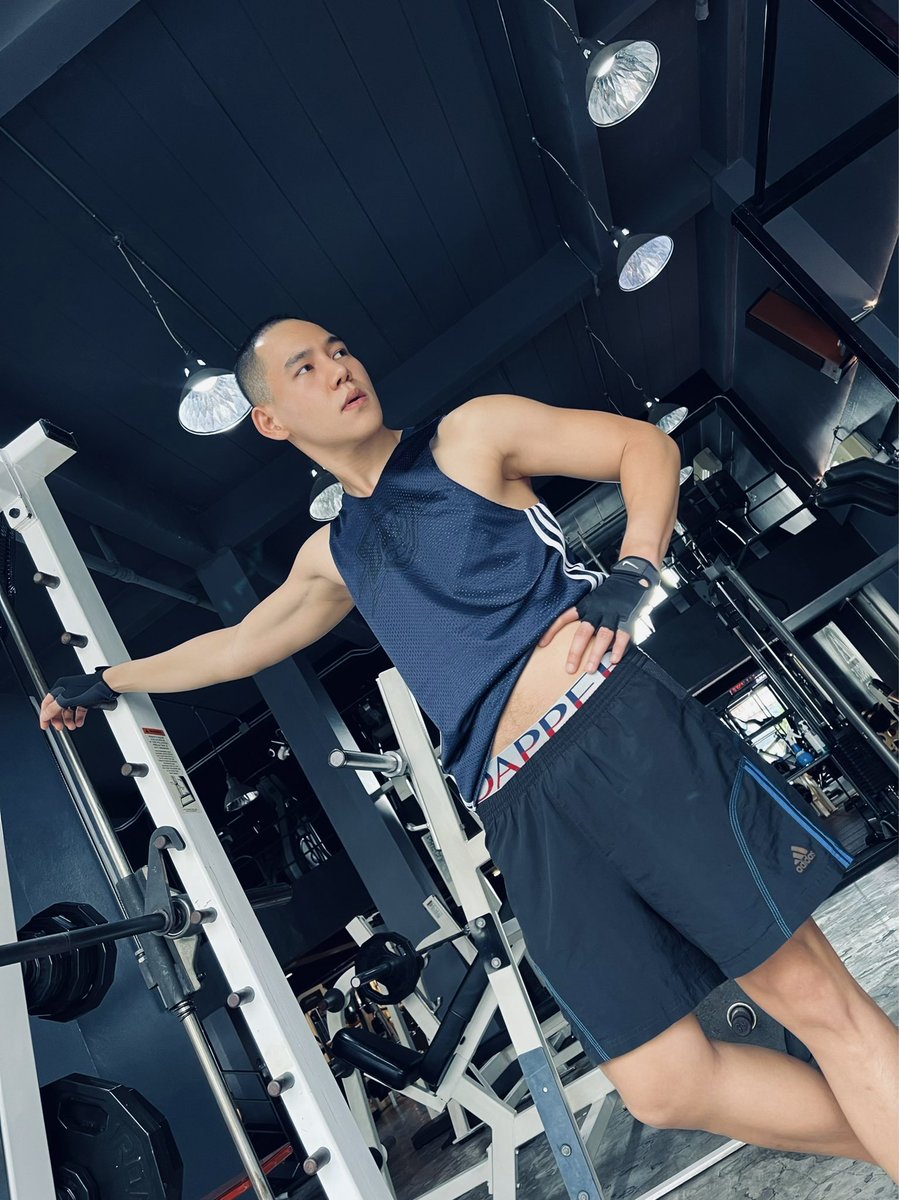 FlukePhutt's tweet photo. Long time no gym 🥵💪🏻 #TGIF
#dapperbrand #dapperthailand #dappereveryday #dappereverymen #สไตล์แดปเปอร์ @dapper_brand https://t.co/FI61HuayXM