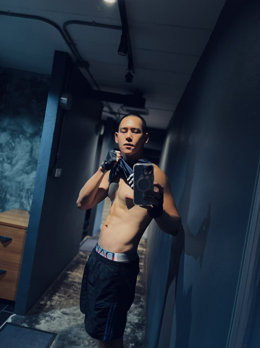 FlukePhutt's tweet photo. Long time no gym 🥵💪🏻 #TGIF
#dapperbrand #dapperthailand #dappereveryday #dappereverymen #สไตล์แดปเปอร์ @dapper_brand https://t.co/FI61HuayXM