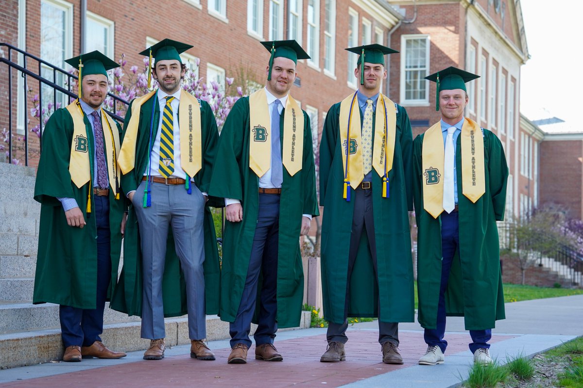 𝔾ℝ𝔸𝔻𝕌𝔸𝕋𝕀𝕆ℕ 𝔻𝔸𝕐 🎓🦅🎓

Congrats to the SUNY Brockport Class of 2022 

👏👏👏

📸: <a href="/Starke_Photo/">Mathieu Starke</a> &amp; Kaite Wilson