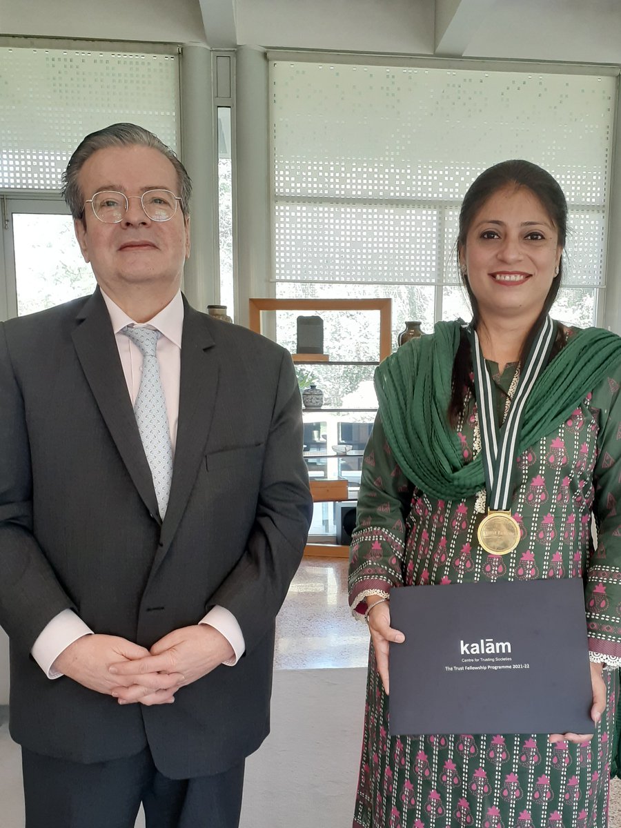 FranceinPak's tweet photo. AGAHI with the support from the 🇫🇷 Embassy in 🇵🇰, celebrated the successful completion of the Trust Fellowship programme, a platform for journalists focusing on cultivating trust in society.Sidra Dar &amp; Aiman Mahmood were awarded gold 🏅 for the quality of their works.@AgahiAwards https://t.co/ijcwQVNDMl