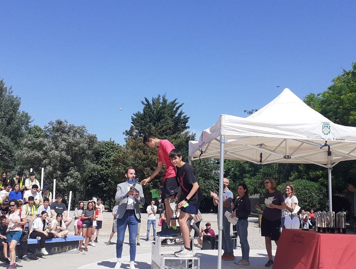Consell_Bordeta's tweet photo. Felicitats a l'@insmariarubies que aquest matí ha organitzat la seva III duatló, amb l'entrega de premis als guanyadors/es presidida pel Regidor de Joventut, Festes i Tradicions, Esports i Activitat Física @ignasiamor https://t.co/PXAbceWCcp