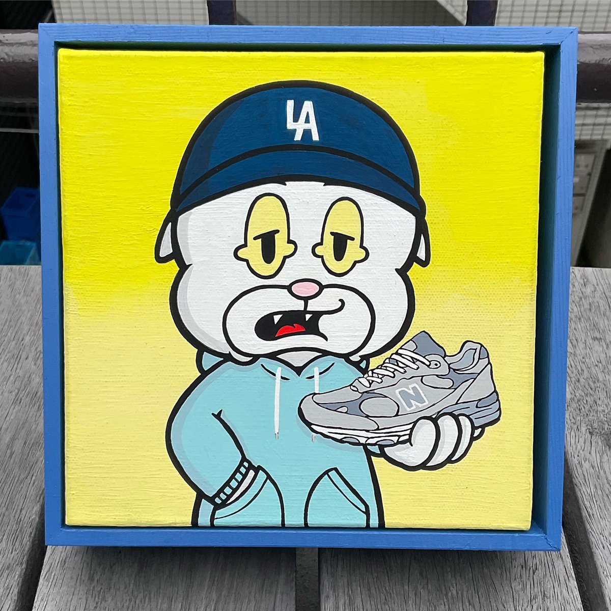 puffin_pets's tweet image. FUSEです。
友人をモデルにキャンバスを製作しました。
「左手に993」
スニーカーマニアな友達なので片手に持っているものをNewBlance993にしてみました。993です🌿
僕も友に薦められてから大好きな一足です👟