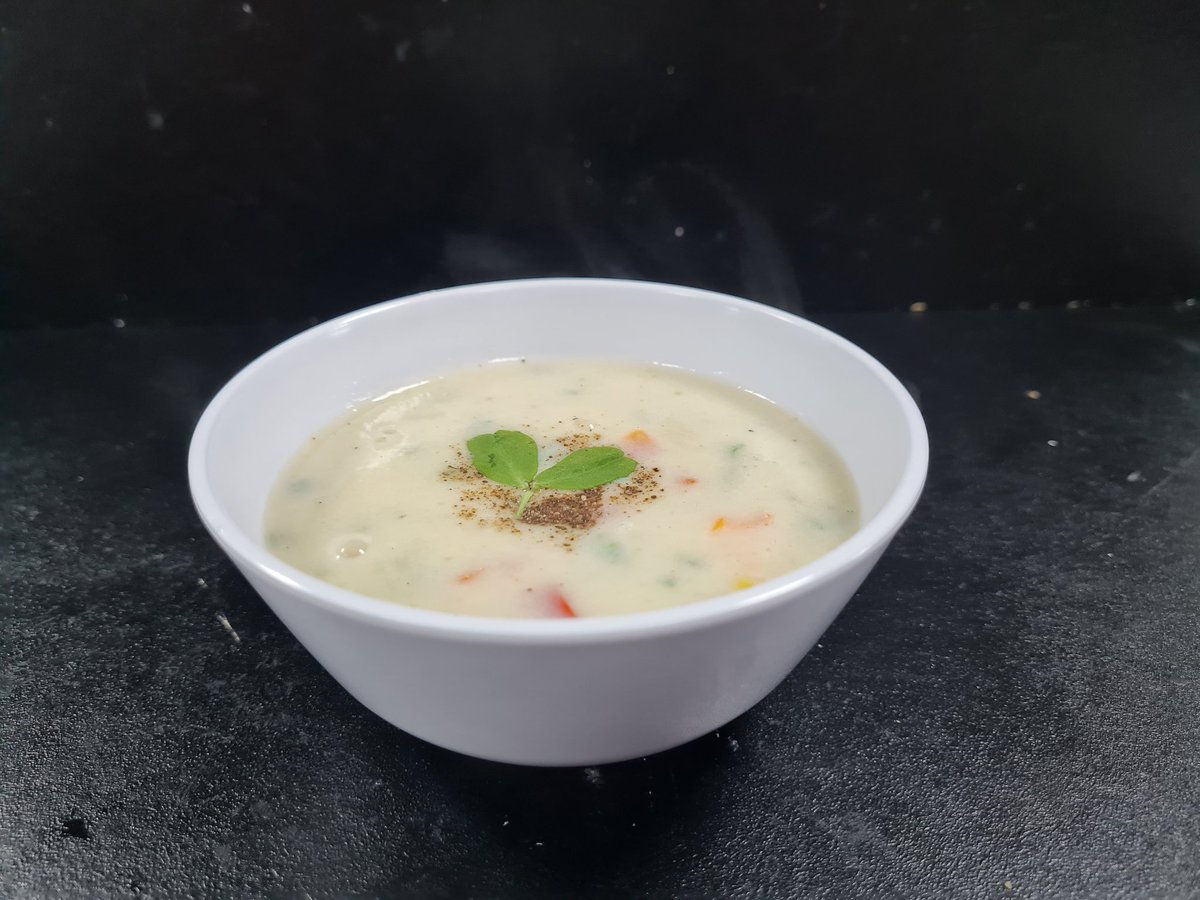 MrsJamesKitchen's tweet photo. @MarcusRashford @ChefTomKerridge Amazing sweetcorn & red pepper chowder made by 10FPN @Whitefield_NW2 as part of their unit on carbohydrates the starch in the potatoes helps to thicken the soup when blended with milk to give a smooth white base 70p 2 portions #completemeals https://t.co/2Z4HtSJAZd
