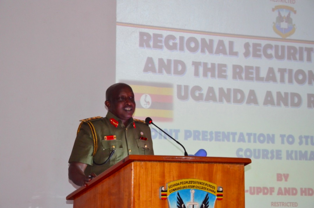 mkainerugaba's tweet photo. I thank the two Chiefs of Military Intelligence of Uganda and Rwanda for representing me at the Senior Command &amp; Staff College (SCSC) in Jinja. As I have always said Uganda and Rwanda are one country! https://t.co/8A470xdmrS