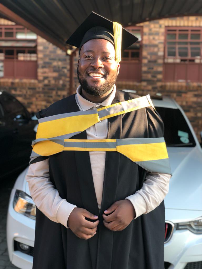 _K_Matlou's tweet photo. Anyway, This is how I look even now because people must see me 😭 shem those kids scrome 😭🥺 even now!I love being a teacher ❤️🥺 https://t.co/FbaanMoBoW