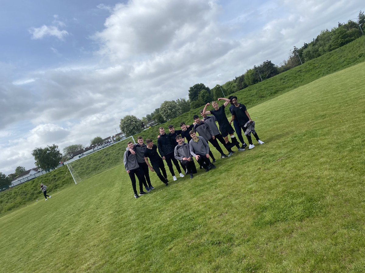 OideSarah's tweet photo. Somehow I ended up as the 5th year Football manager… and we won 🏆
Well done to @OideKate & her 6th year team 👏🏼
@Kingswoodcc16 #teamDDLETB https://t.co/KXGZDEfegJ