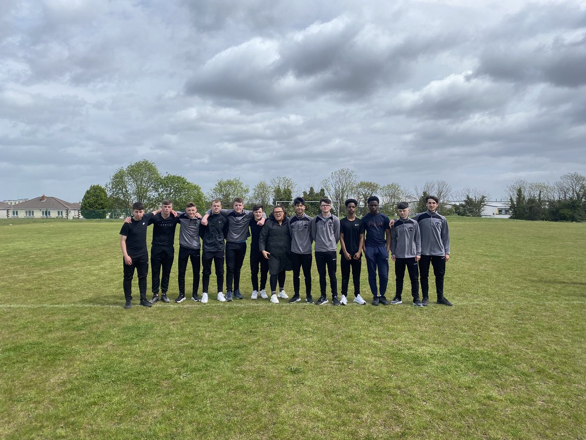 OideSarah's tweet photo. Somehow I ended up as the 5th year Football manager… and we won 🏆
Well done to @OideKate & her 6th year team 👏🏼
@Kingswoodcc16 #teamDDLETB https://t.co/KXGZDEfegJ