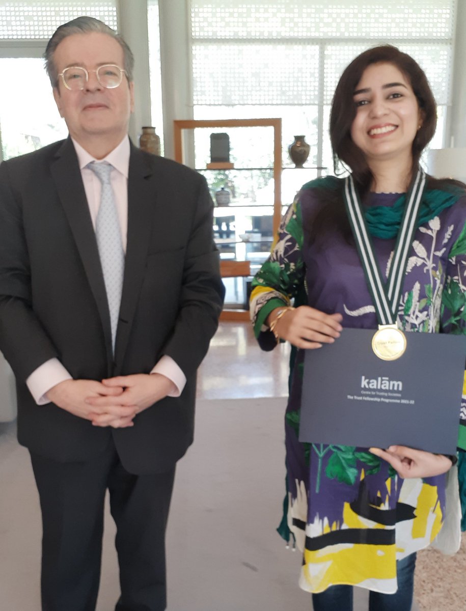 FranceinPak's tweet photo. AGAHI with the support from the 🇫🇷 Embassy in 🇵🇰, celebrated the successful completion of the Trust Fellowship programme, a platform for journalists focusing on cultivating trust in society.Sidra Dar &amp; Aiman Mahmood were awarded gold 🏅 for the quality of their works.@AgahiAwards https://t.co/ijcwQVNDMl