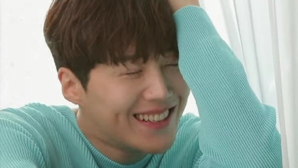 jadebluejonquil's tweet photo. my most favorite genre of his smile 💙 https://t.co/2Ifz1NyGl4