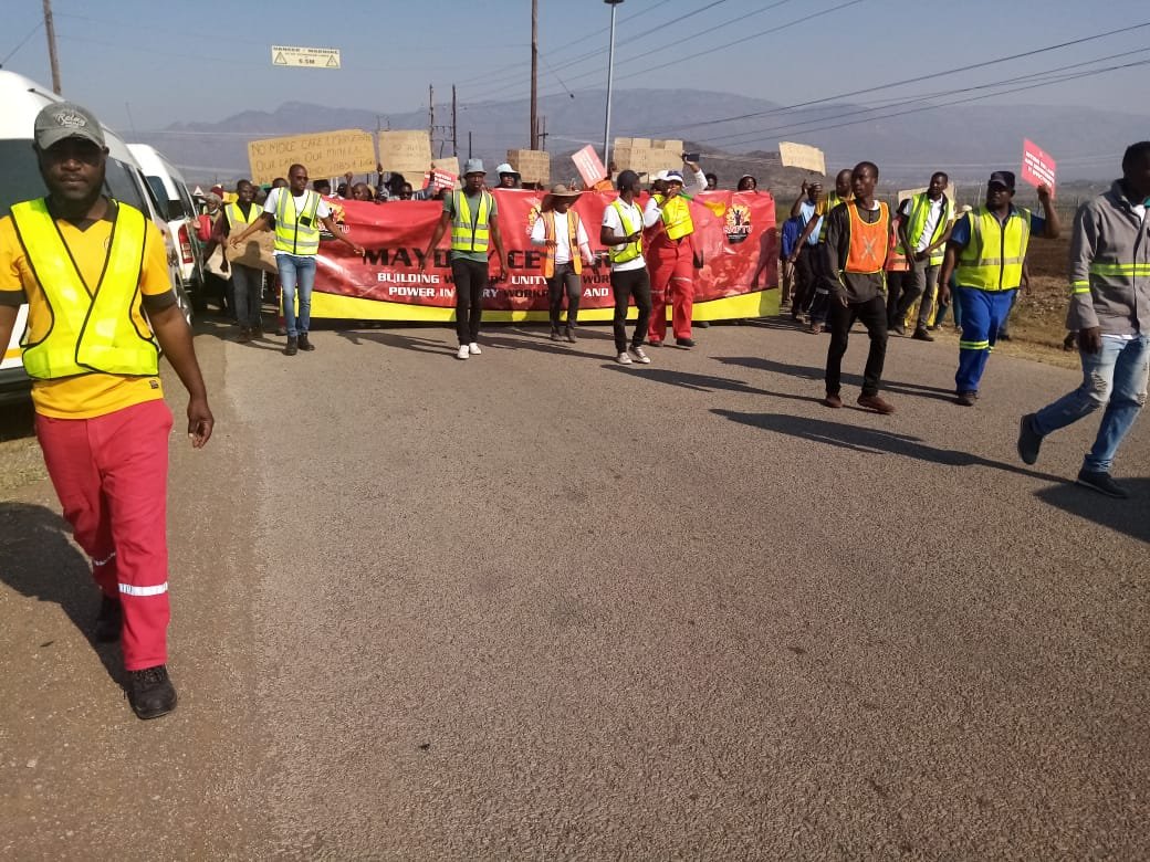CapricornFMNews's tweet photo. The Sekhukhune Combined Mining-Affected Communities is calling for the reopening of Anglo American’s #TwickenhamPlatinumMine outside Burgersfort, saying this will address the high rate of unemployment and poverty levels in affected communities. IMS
📷Supplied https://t.co/etuMiqkUOi