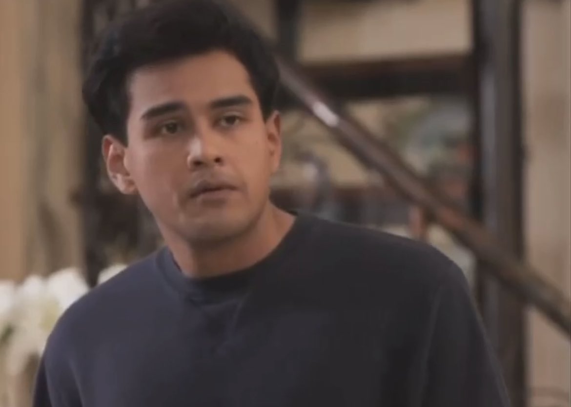 itskaytobeyou's tweet photo. Introducing our Malaysian pak sanggup of the year. 

Hariz : Sacrificed for his uncle

Khuzairi : Sacrificed for his father/family maybe

#7harimencintaiku3 #janganmenangiscinta https://t.co/KBwHSGdIsV