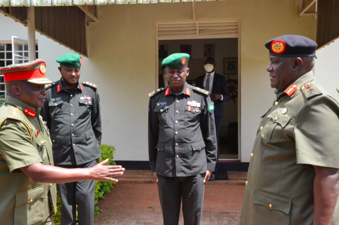 mkainerugaba's tweet photo. I thank the two Chiefs of Military Intelligence of Uganda and Rwanda for representing me at the Senior Command &amp; Staff College (SCSC) in Jinja. As I have always said Uganda and Rwanda are one country! https://t.co/8A470xdmrS