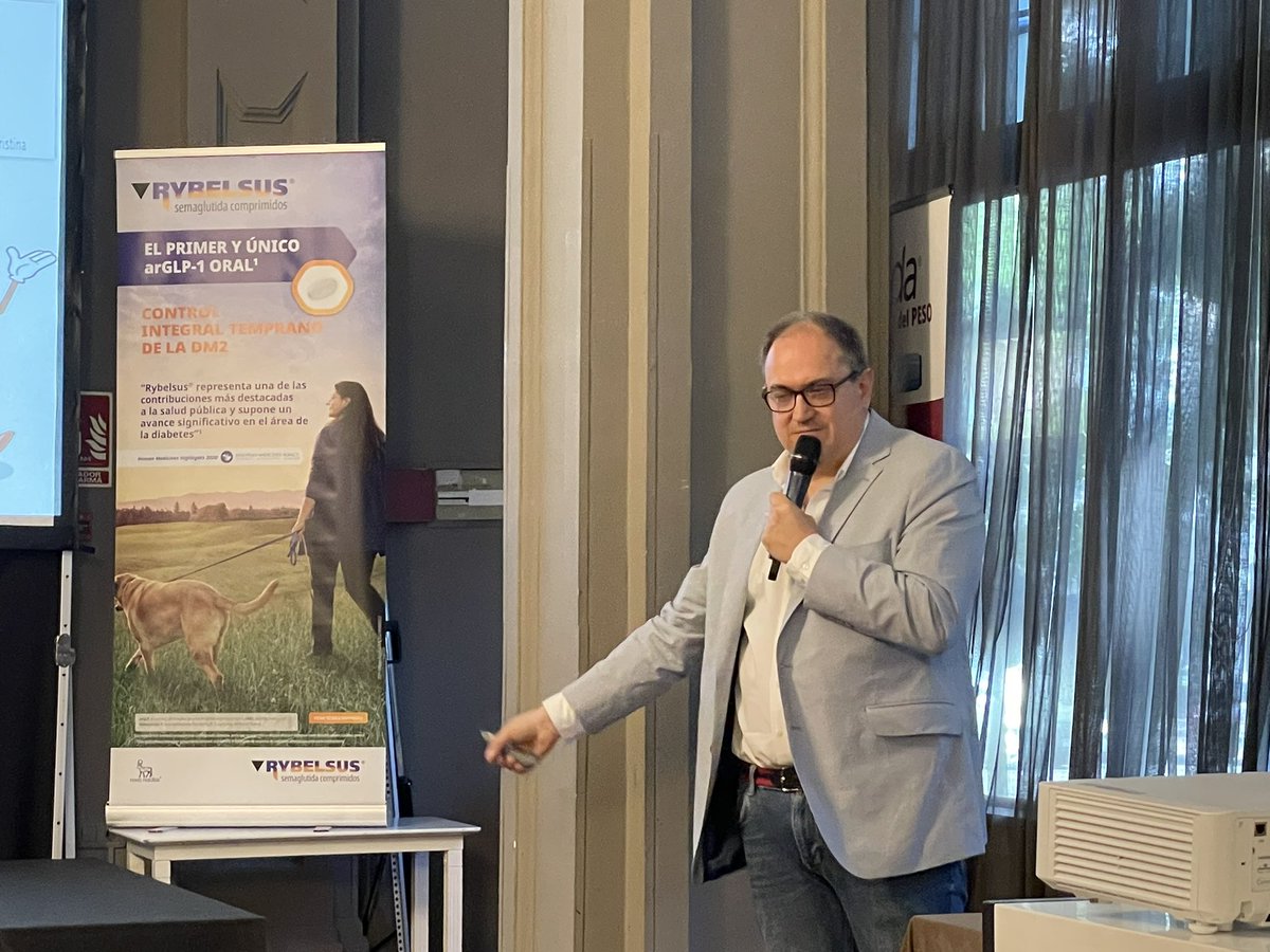 albanoblay's tweet photo. Excelente mesa multidisciplinar sobre Reducción del riesgo cardiovascular  residual en el paciente con diabetes. Dr. José Esteban Ruiz (Nefrología) destaca el futuro de la finerenona en la protección renal del paciente de riesgo. #CongresoSADEN @BeatrizLardies @sadenorg https://t.co/pJ3kR7FSlN