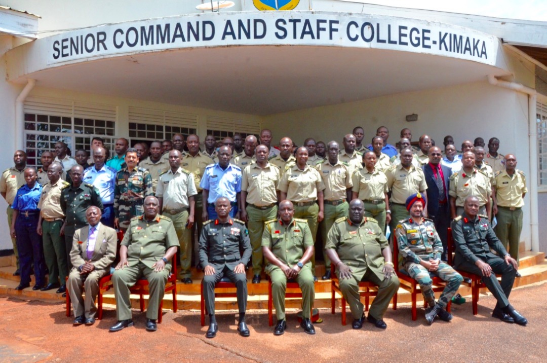 mkainerugaba's tweet photo. I thank the two Chiefs of Military Intelligence of Uganda and Rwanda for representing me at the Senior Command &amp; Staff College (SCSC) in Jinja. As I have always said Uganda and Rwanda are one country! https://t.co/8A470xdmrS