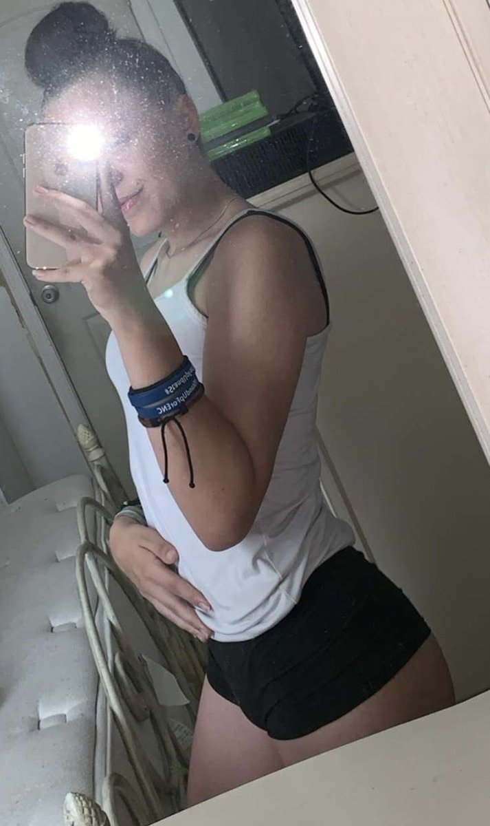 dkd2xx's tweet photo. https://t.co/nYHCUXCXCp 😮‍💨 
first 10 subs, 15% off first month 😉
3 months for 40.50 ( 10% off ) 😛 https://t.co/iPz6MBY88w