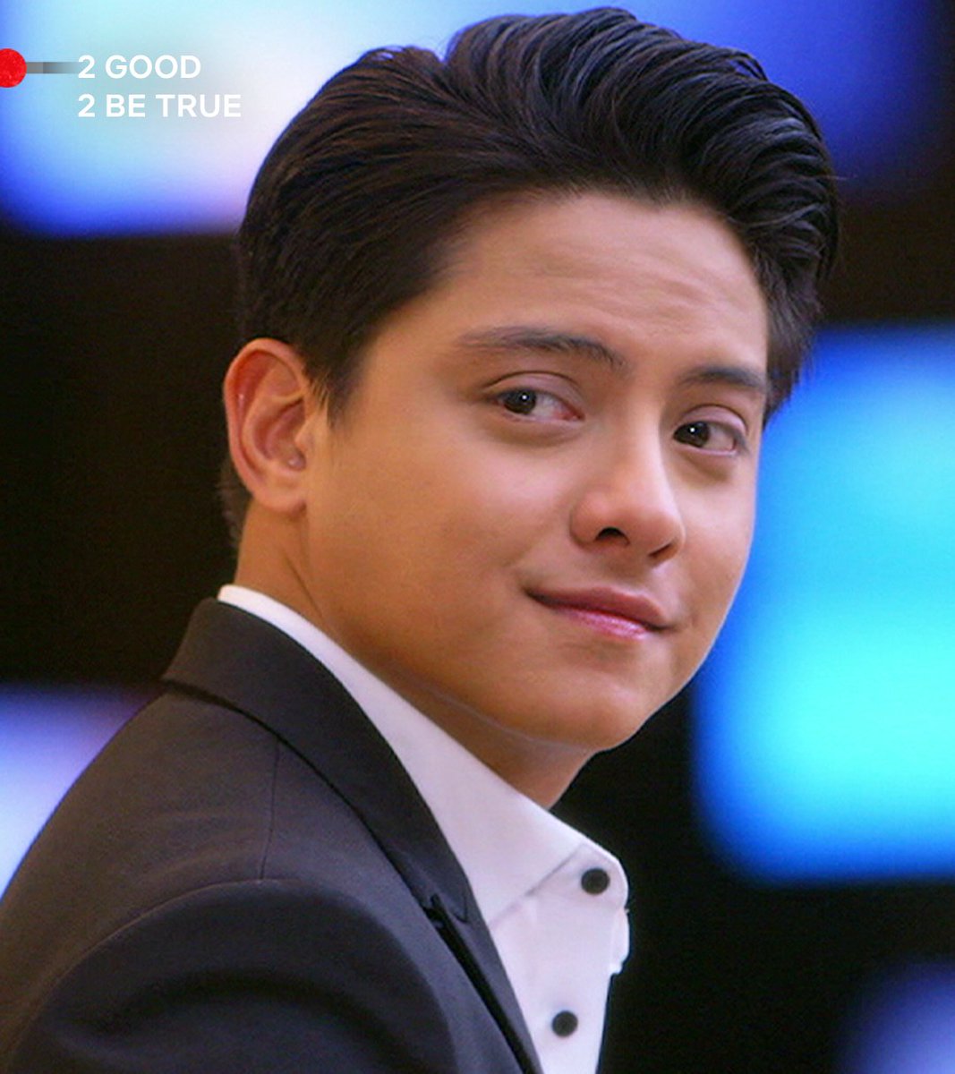 Netflix_PH's tweet photo. Yung may dumaan na guwapo kaso bumahing ka 👀 2 Good 2 Be True is now streaming 🥰 https://t.co/BjjNu9SAfl