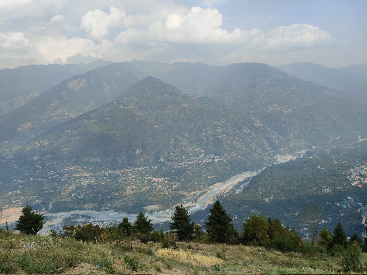 ecstaticRiya's tweet photo. About to go for paragliding. See you on the other side (if alive).😨 https://t.co/4H3bfZc4zW