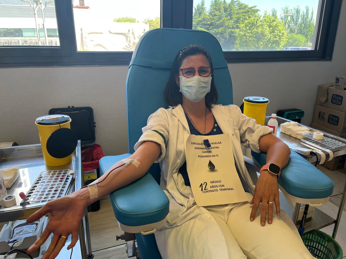 MedicosComoTu's tweet photo. Donando hasta la última gota, antes de que la Consejeria termine de exanguinarnos #BastaYadeTemporalidad #HuelgaFacultativosMadrid #HaySolucionLegal @IdiazAyuso @eruizescudero @huelgafacmad @amytsmedicos @MUDmedicos @SomosUrgencias https://t.co/wckxuJZOxt